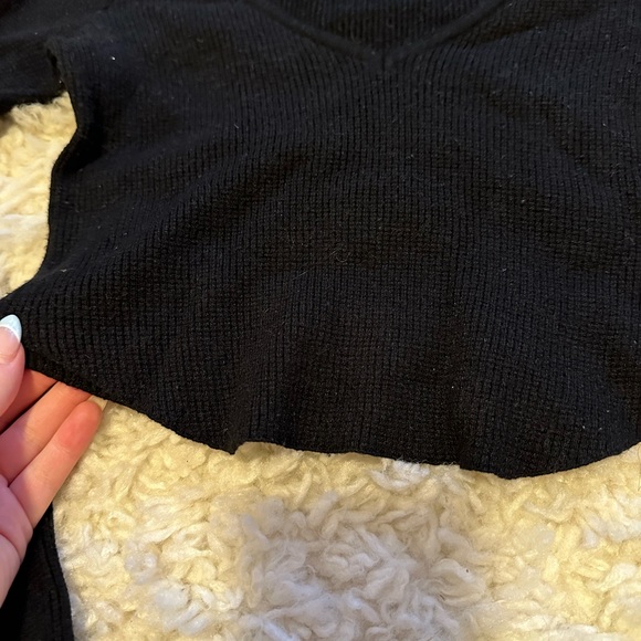 PacSun Cropped Long Sleeve Sweaters - Picture 3 of 5